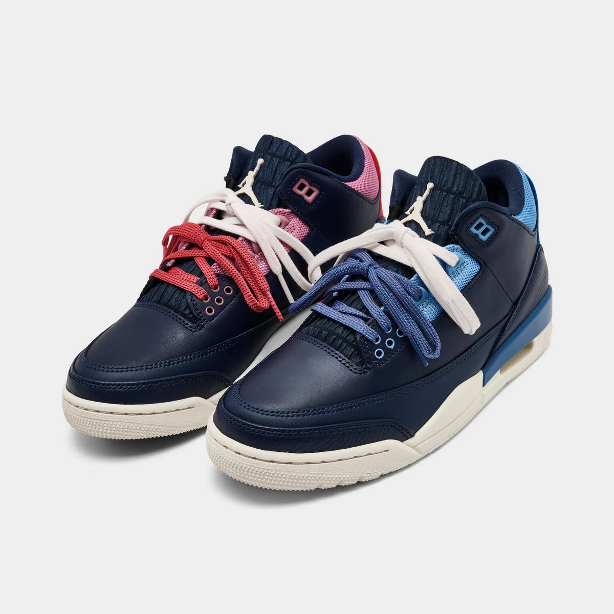 Women's Leather Mid-Top Basketball Shoes