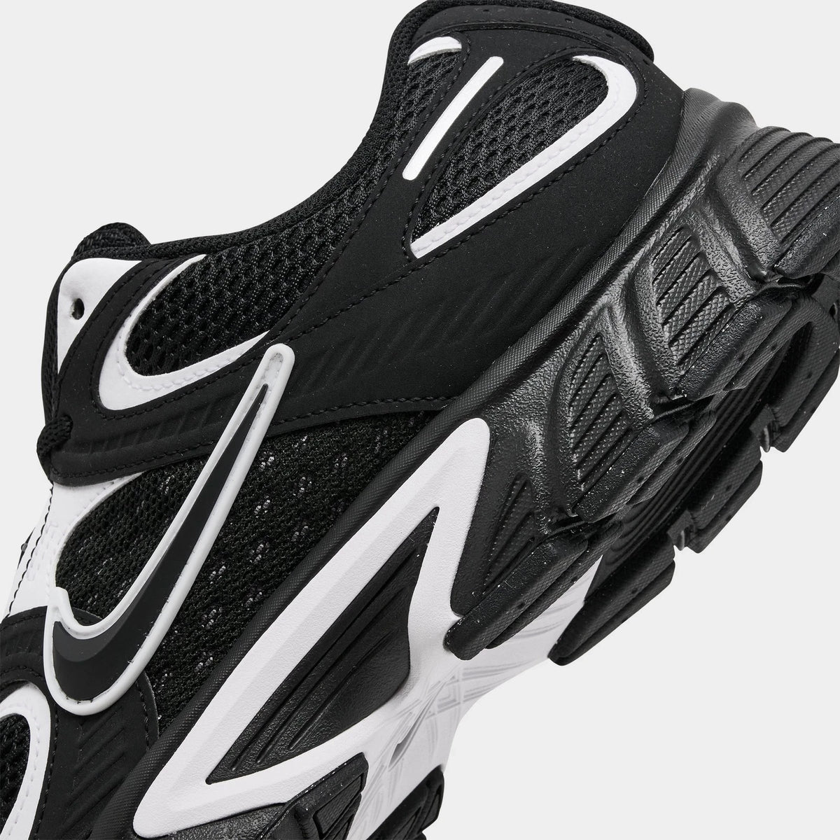 Men's Mesh Retro Runner Sneaker - Black