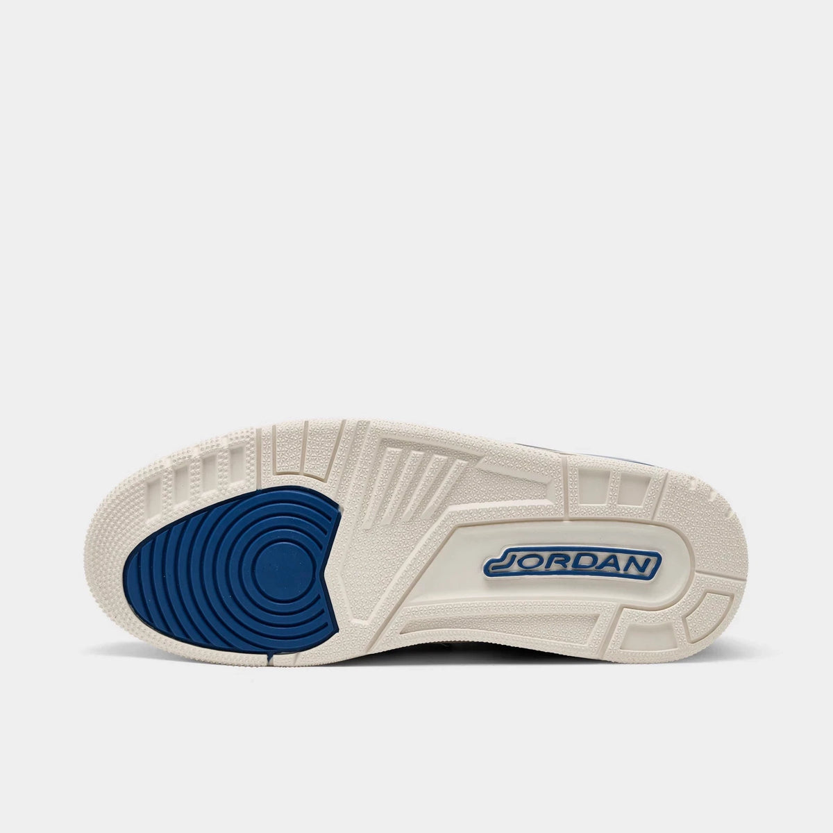 Women's Leather Mid-Top Basketball Shoes