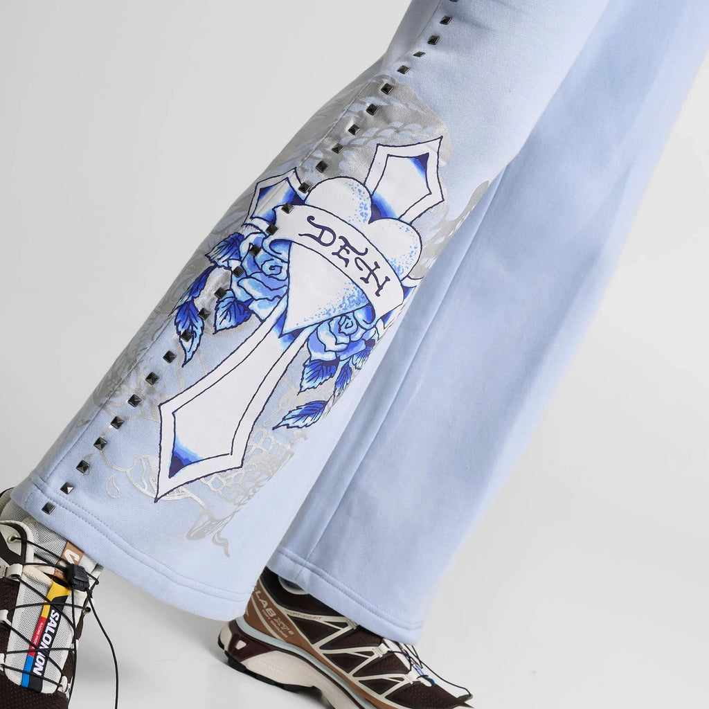 Women's Winged Cross Graphic Fleece Pants