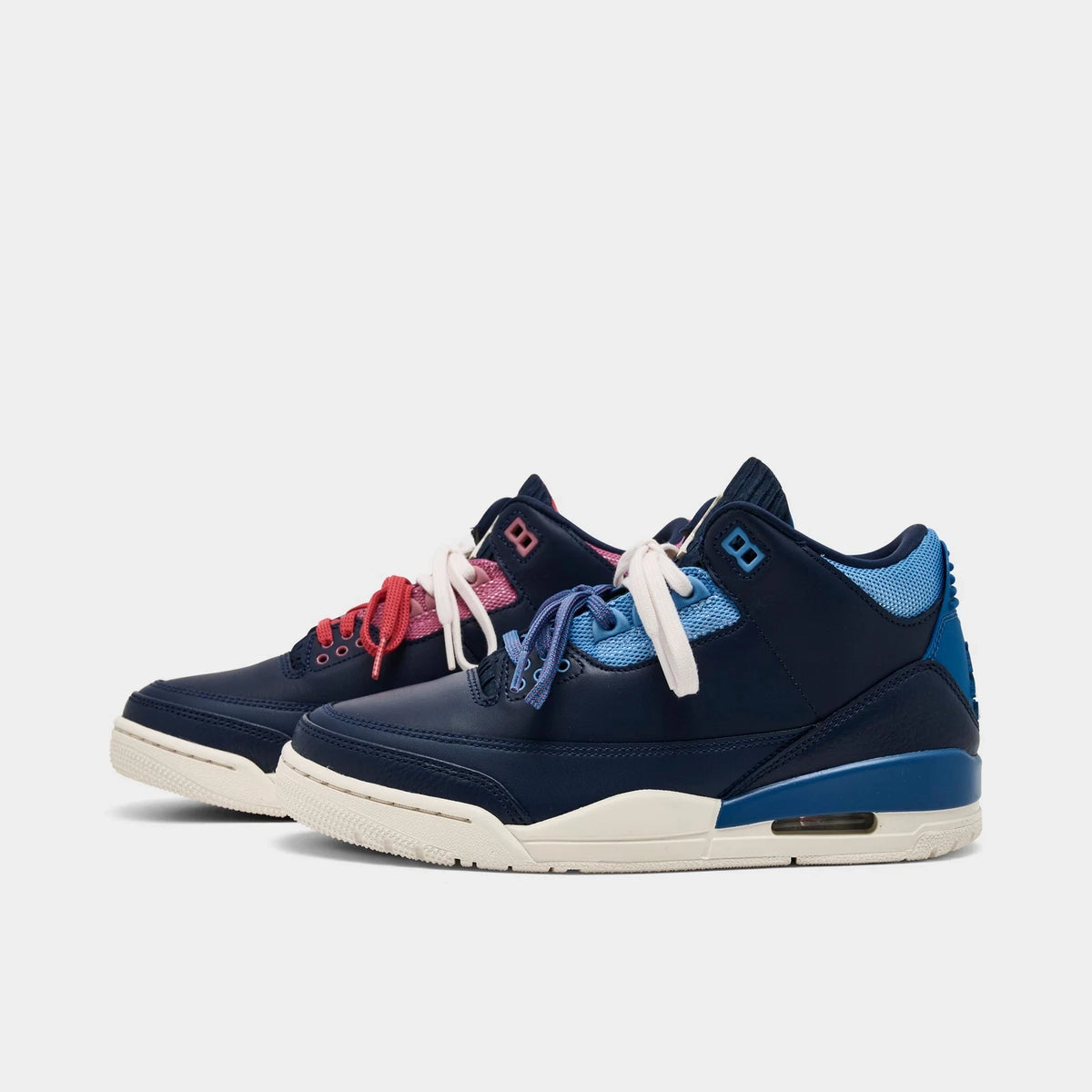 Women's Leather Mid-Top Basketball Shoes
