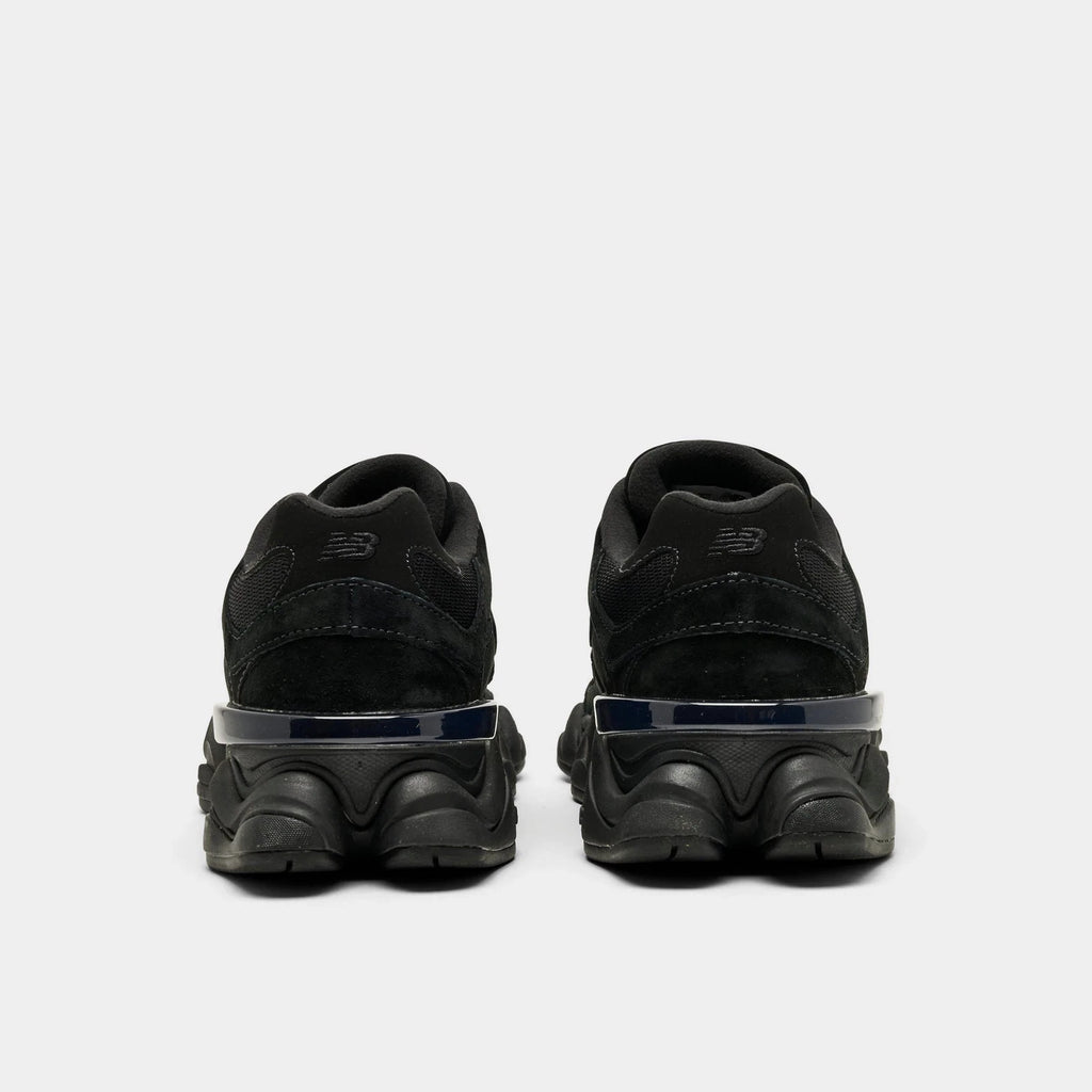 Women's Suede And Mesh Casual Sneakers - Black