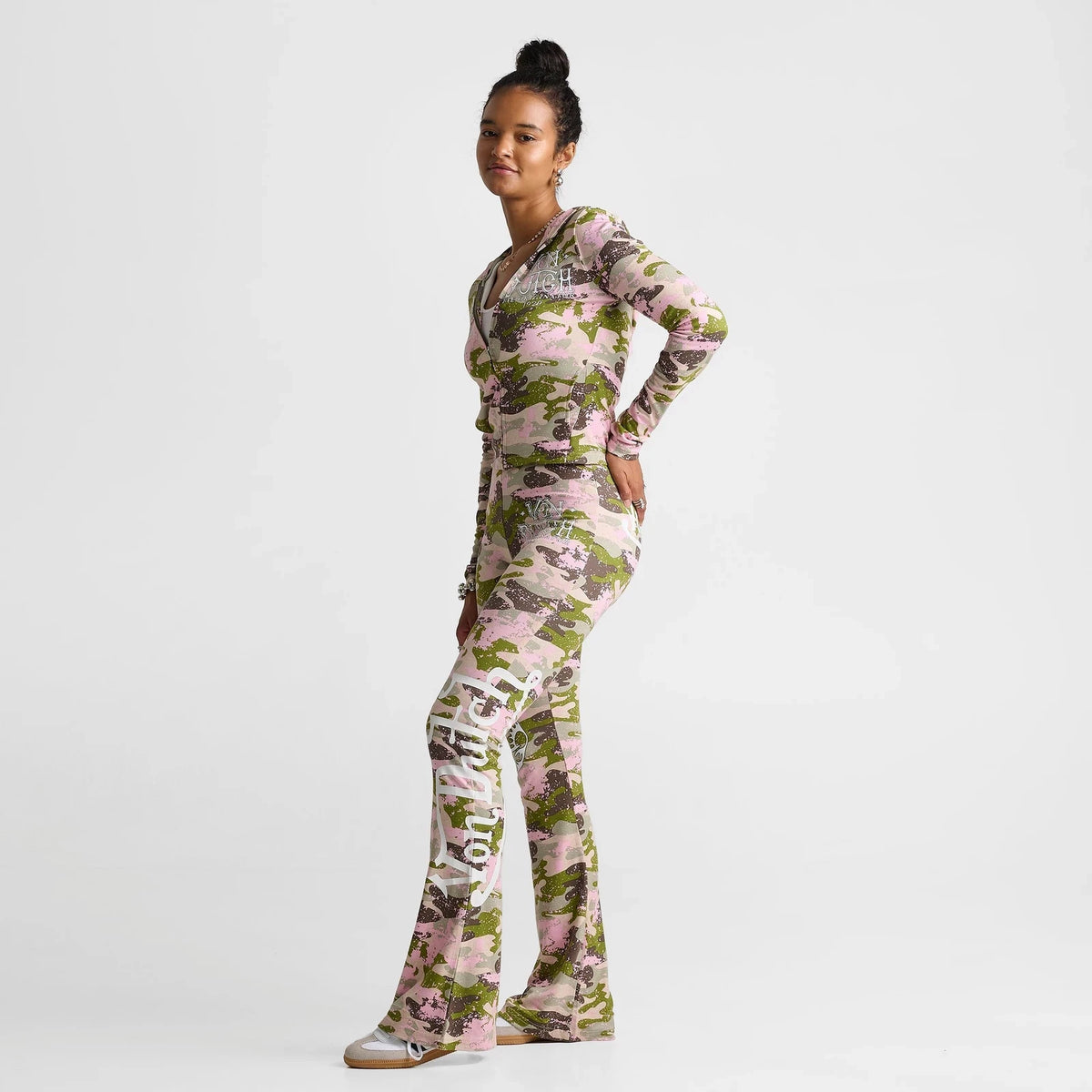 Women's Camo Print Mid-Rise Flared Leggings