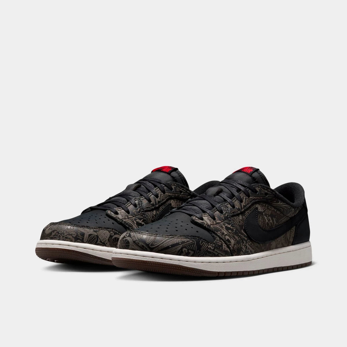Leather Low Top Casual Sneakers