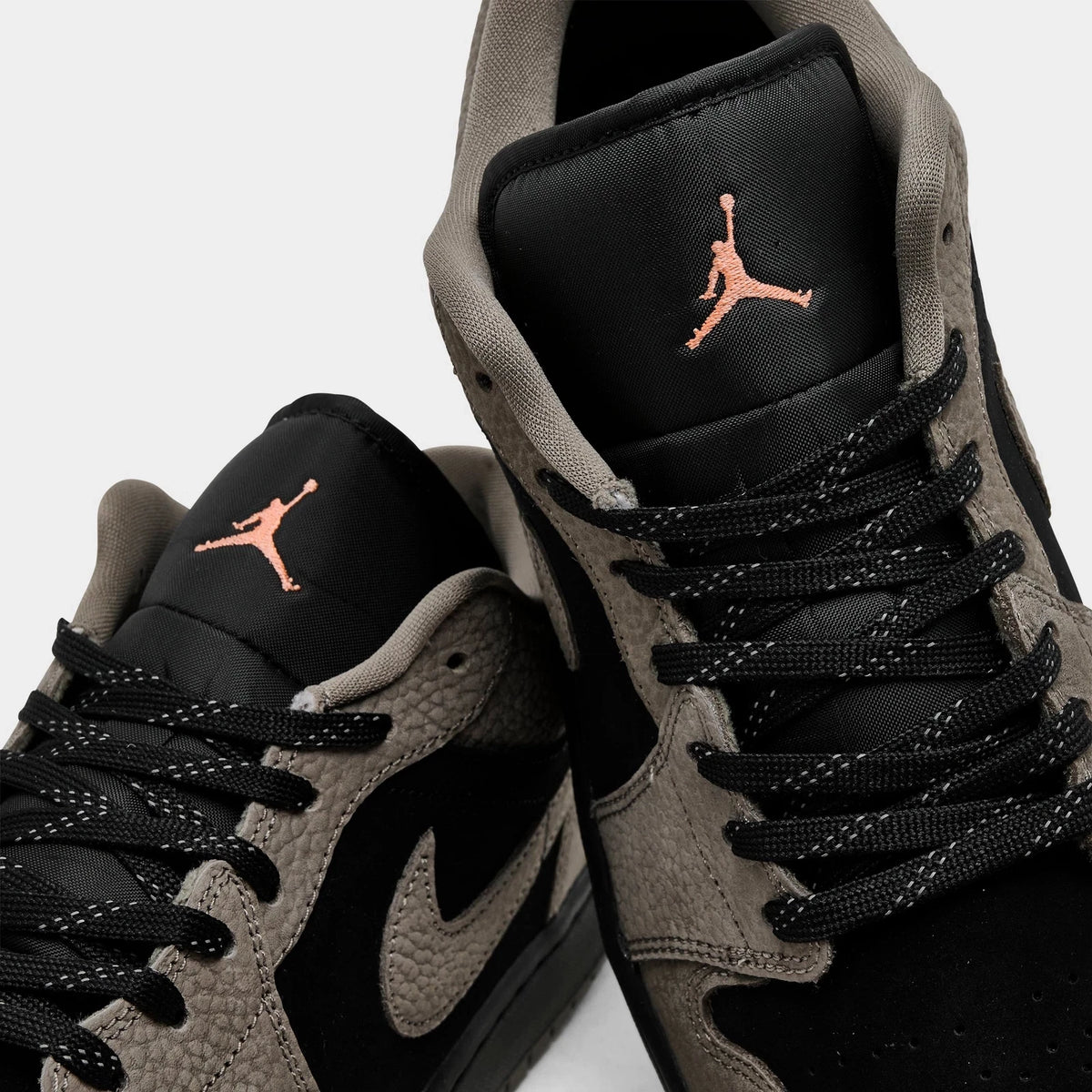 Men's Leather And Suede Low Top Sneakers