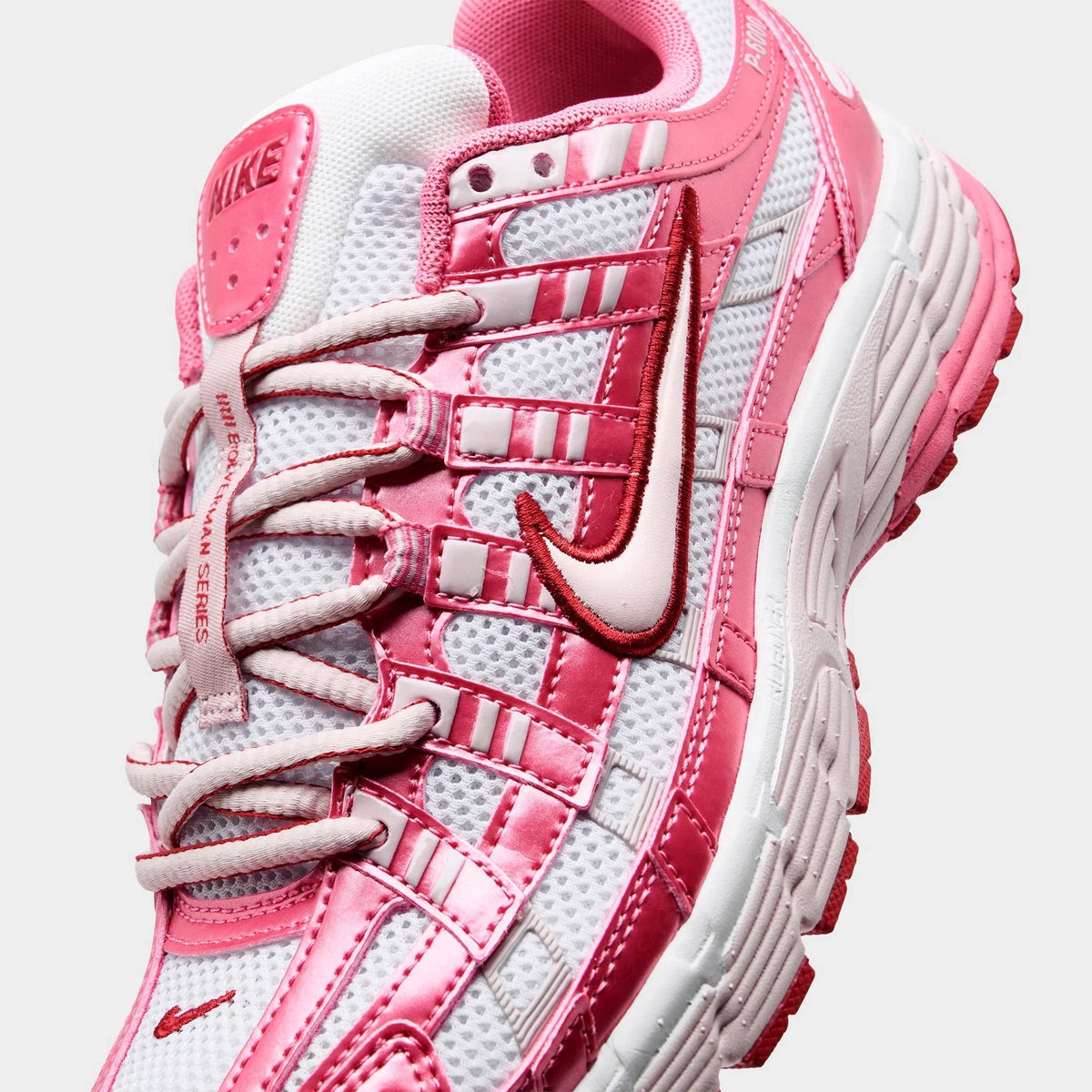 Women's Retro Mesh & Suede Casual Sneaker